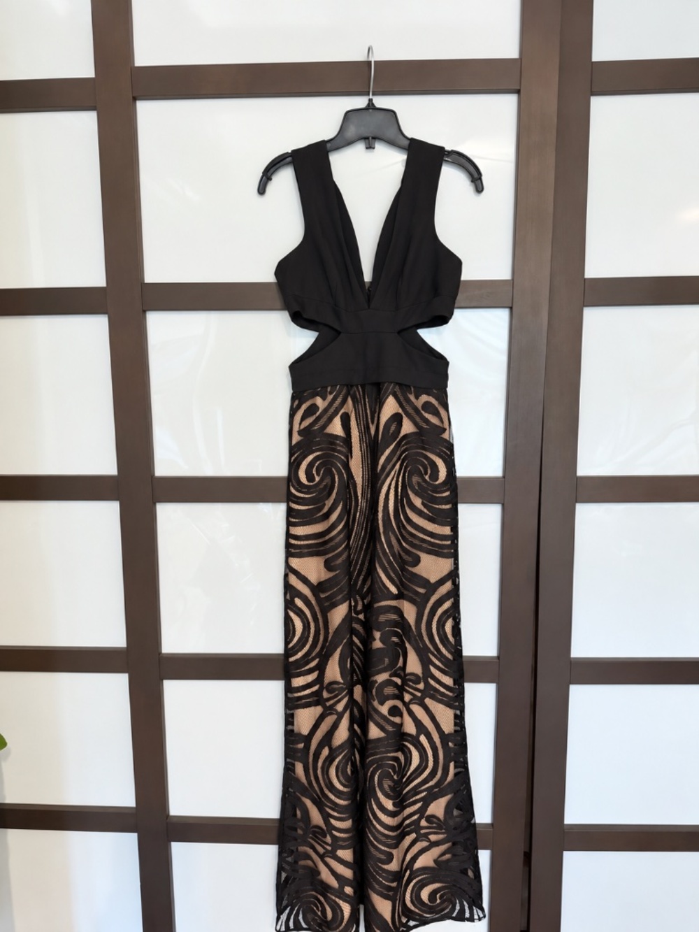 BCBGMAXAZRIA Black Lace Cutout Evening Gown – Size 4